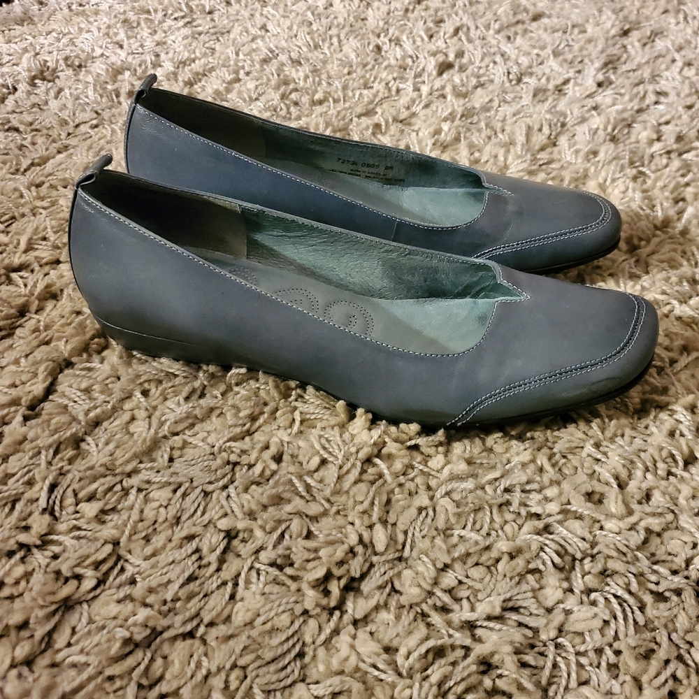 Clarks artisan shoes size 9